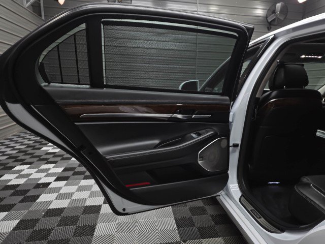 Used 2018 Genesis G90 3.3T Premium RWD image 39