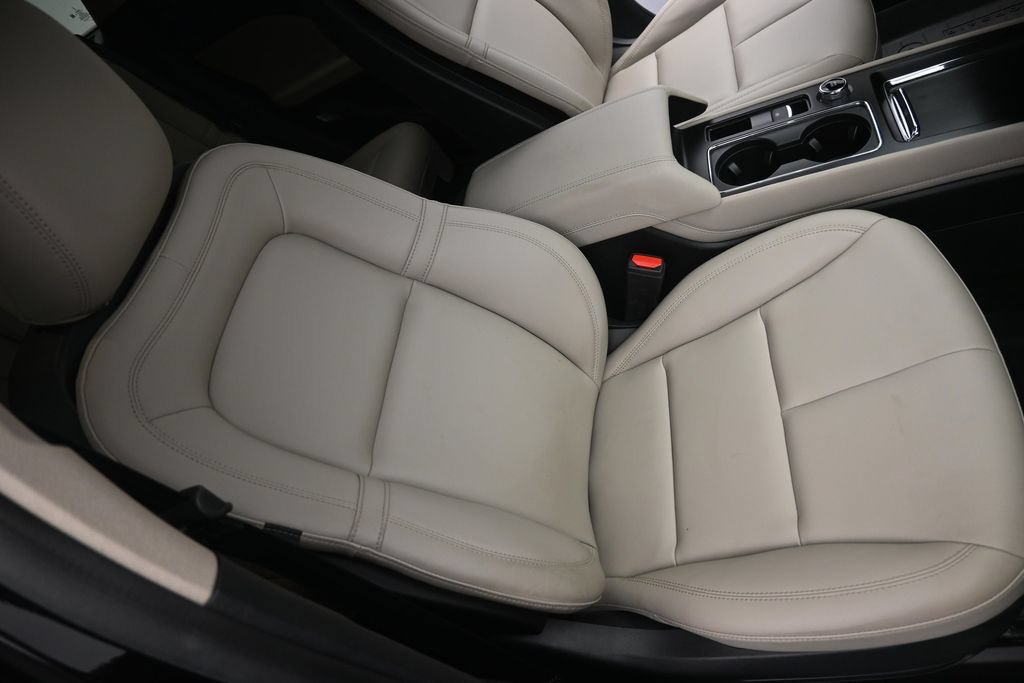Used 2025 Lincoln Corsair AWD image 19