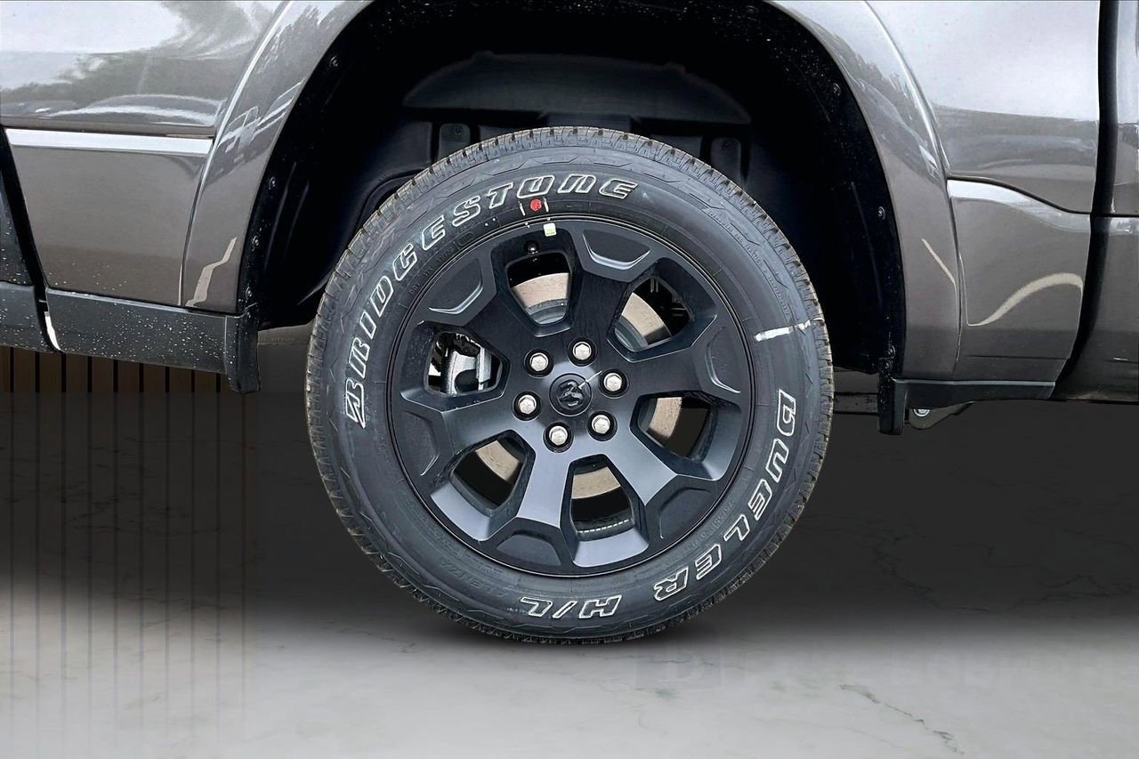 New 2026 RAM 1500 4x4 Crew Cab image 34