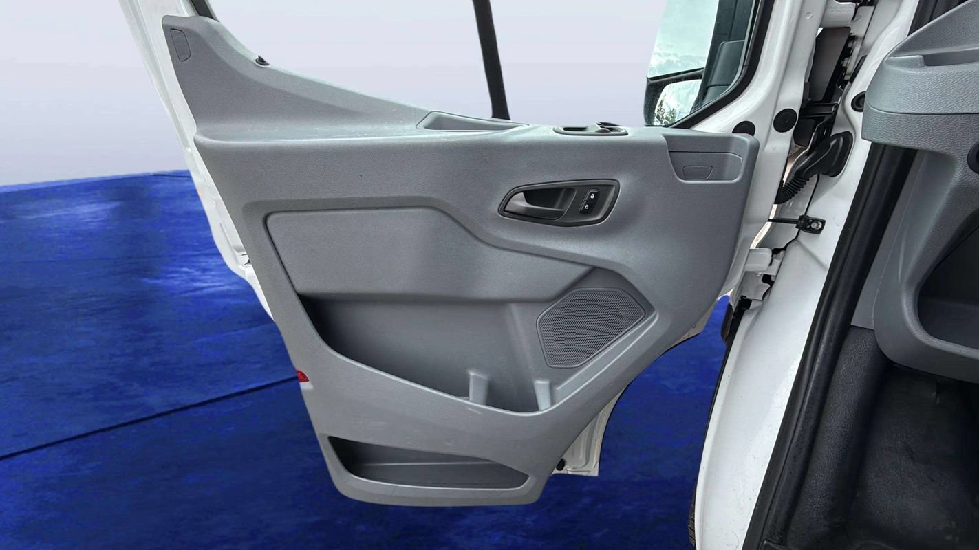 Used 2017 Ford Transit 250 130 Medium Roof RWD image 17