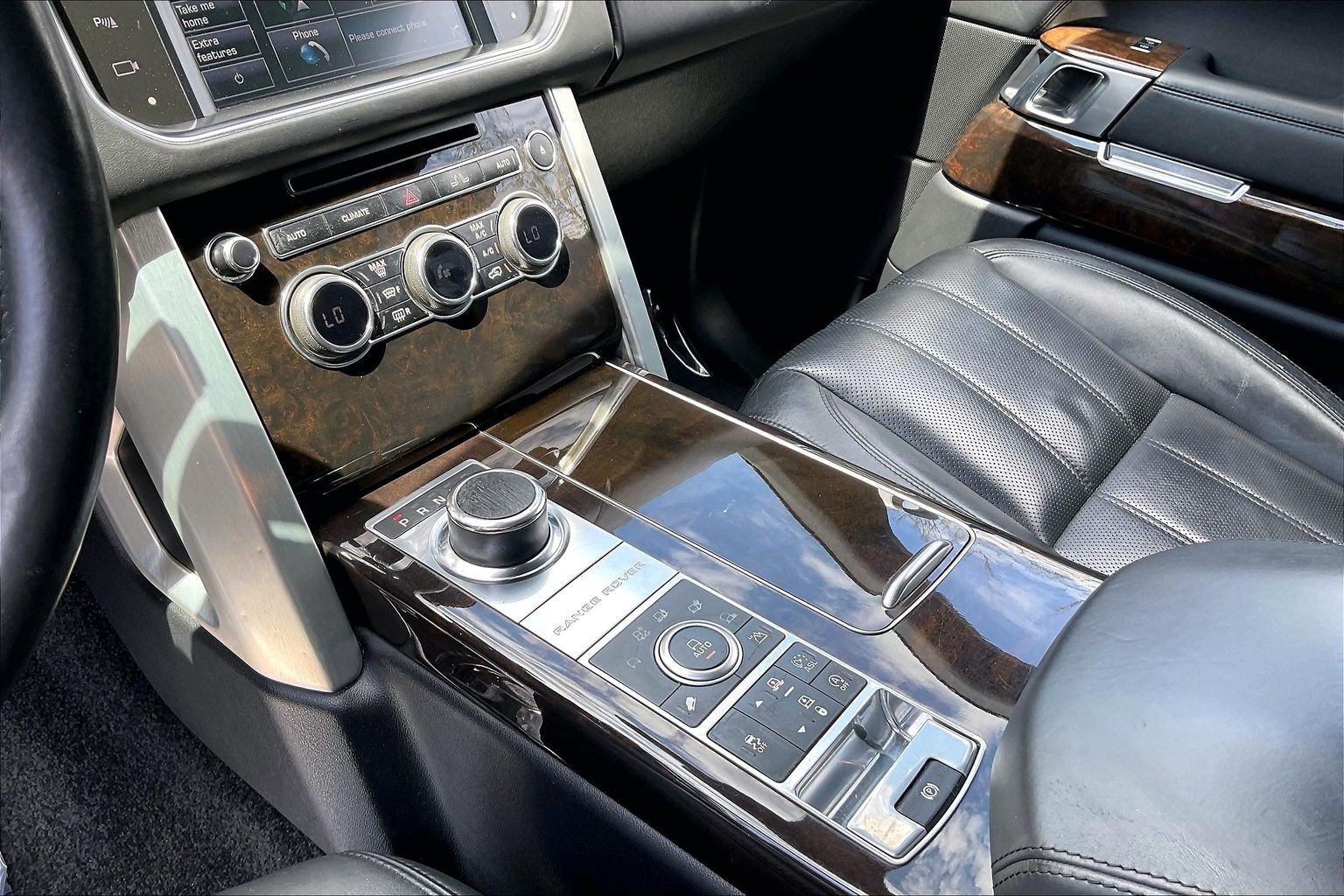 Used 2014 Land Rover Range Rover HSE AWD/4WD image 16