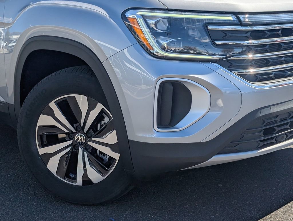 New 2025 Volkswagen Atlas SE image 2