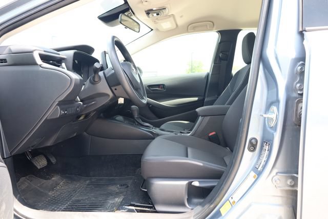 Used 2025 Toyota Corolla LE FWD image 11