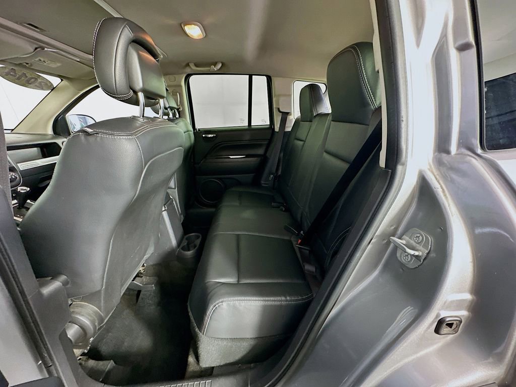 Used 2014 Jeep Compass Latitude FWD image 28
