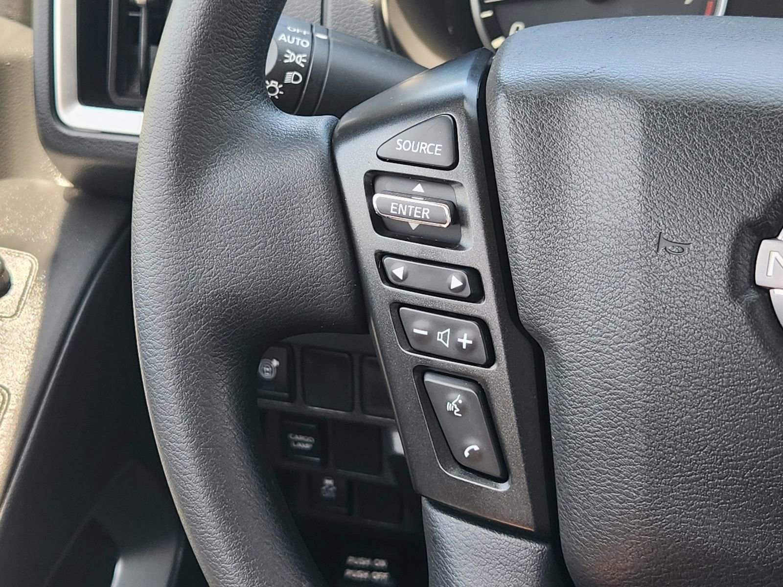 Used 2025 Nissan Frontier SV RWD image 31