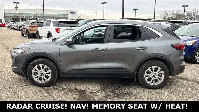 Used 2023 Ford Escape Active w/ Tech Pack #2 image 3