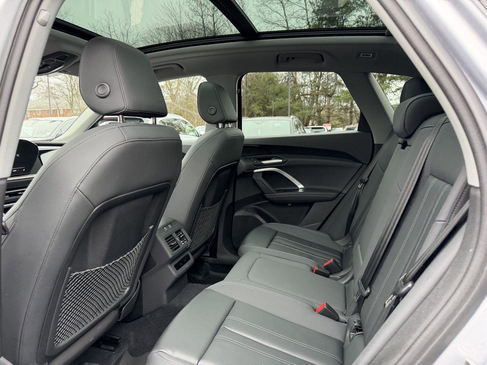 Used 2025 Audi Q5 Premium w/ Convenience Package image 24