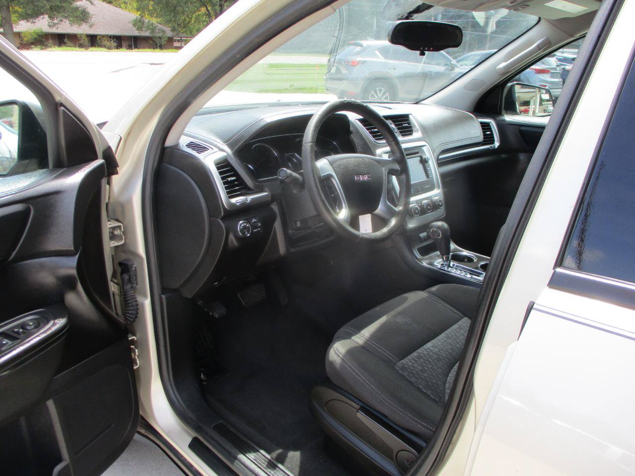 Used 2014 GMC Acadia SLE FWD image 11