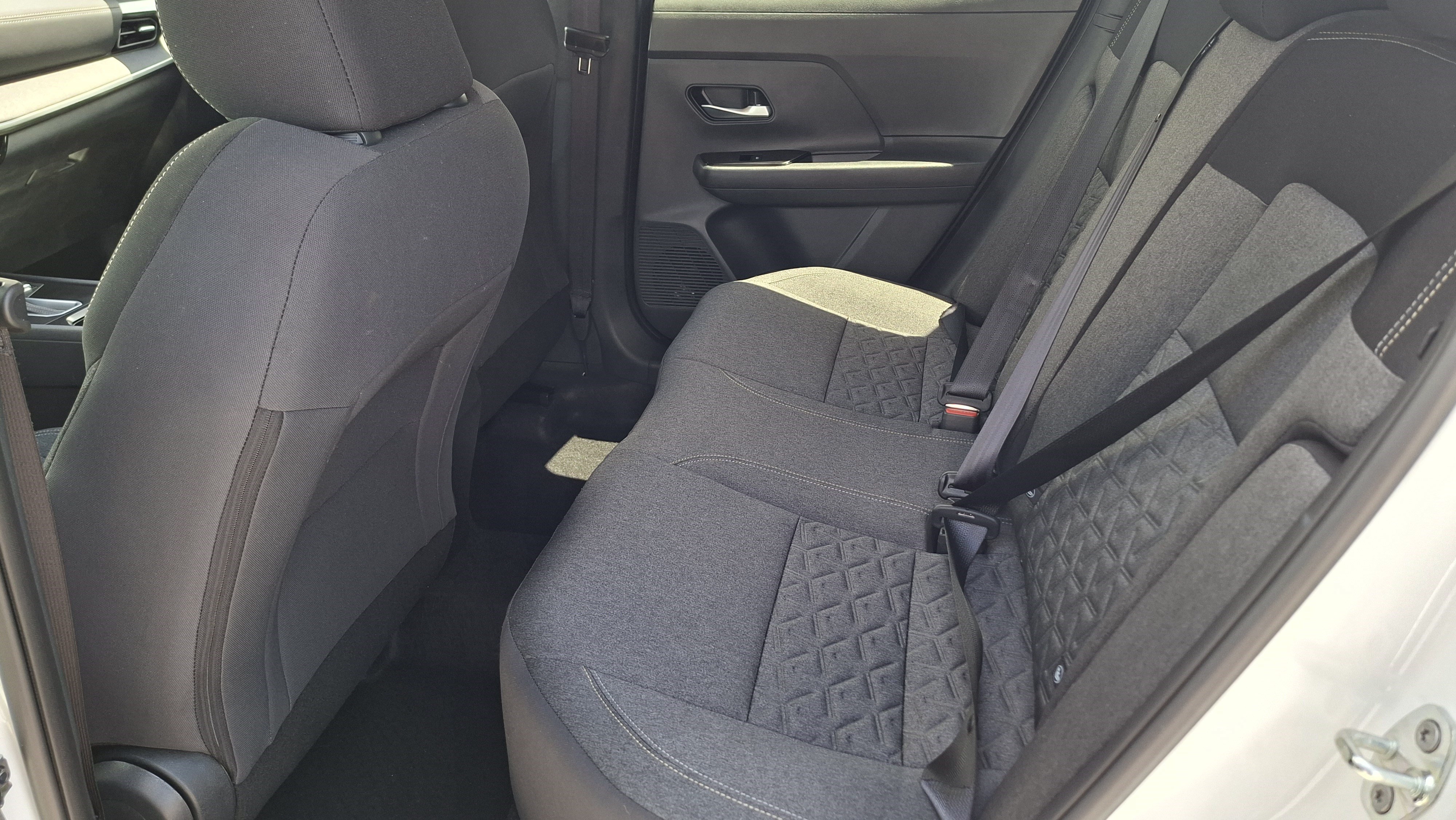 Certified 2025 Nissan Kicks SV FWD image 19