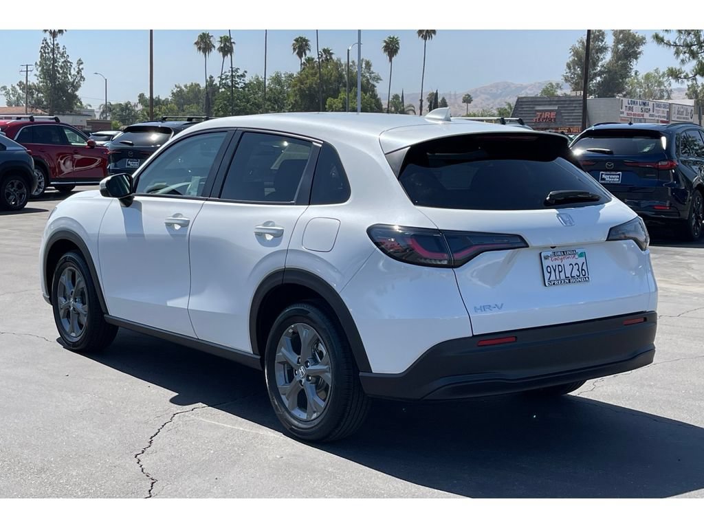 Certified 2027 Honda HR-V LX image 3