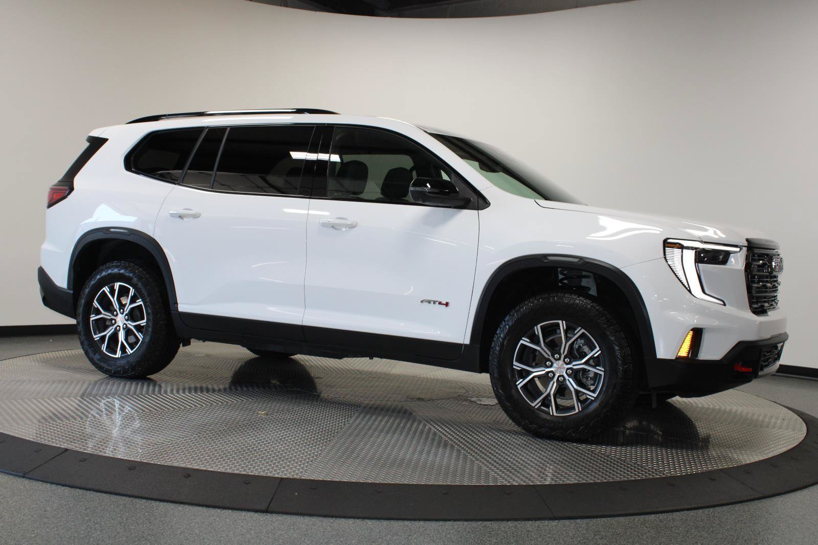 Used 2026 GMC Acadia AT4 w/ Luxury Package AWD/4WD image 14