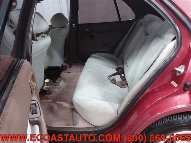 Used 1993 Toyota Camry Deluxe FWD image 12