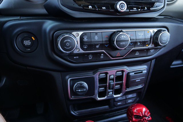 Used 2022 Jeep Gladiator Sport AWD/4WD image 16