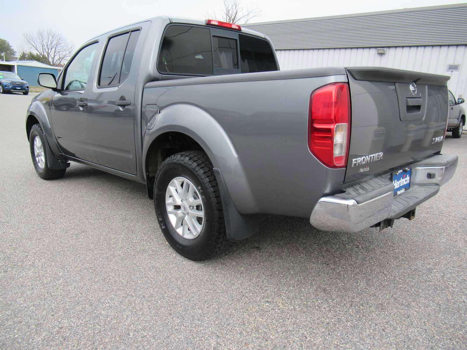 Used 2016 Nissan Frontier SV AWD/4WD image 7