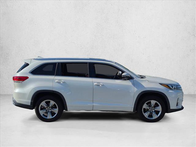 Used 2019 Toyota Highlander Limited FWD image 4