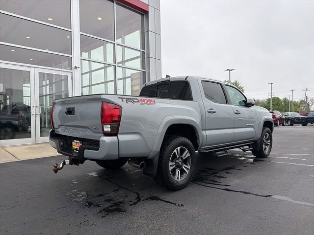 Used 2018 Toyota Tacoma TRD Sport AWD/4WD image 7