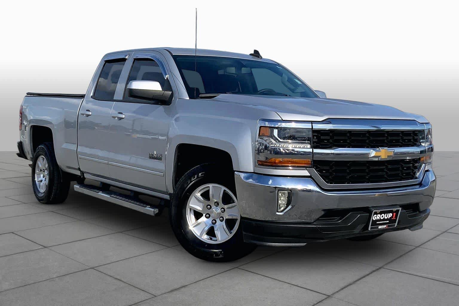 Used 2017 Chevrolet Silverado 1500 LT w/ Texas Edition RWD image 2