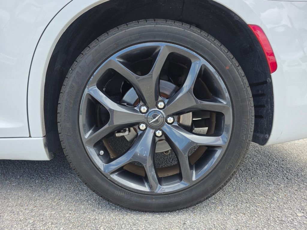 Certified 2023 Chrysler 300 S RWD image 15