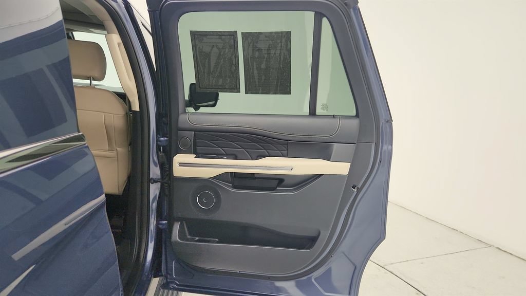 Used 2022 Ford Expedition Max Platinum RWD image 26
