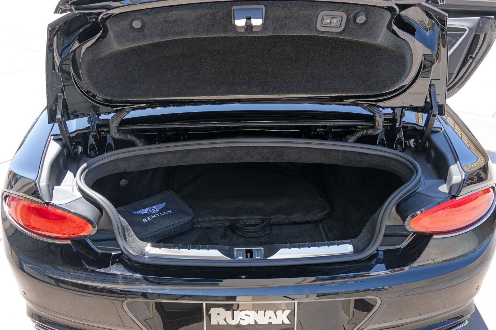 Used 2024 Bentley Continental GT Speed image 24