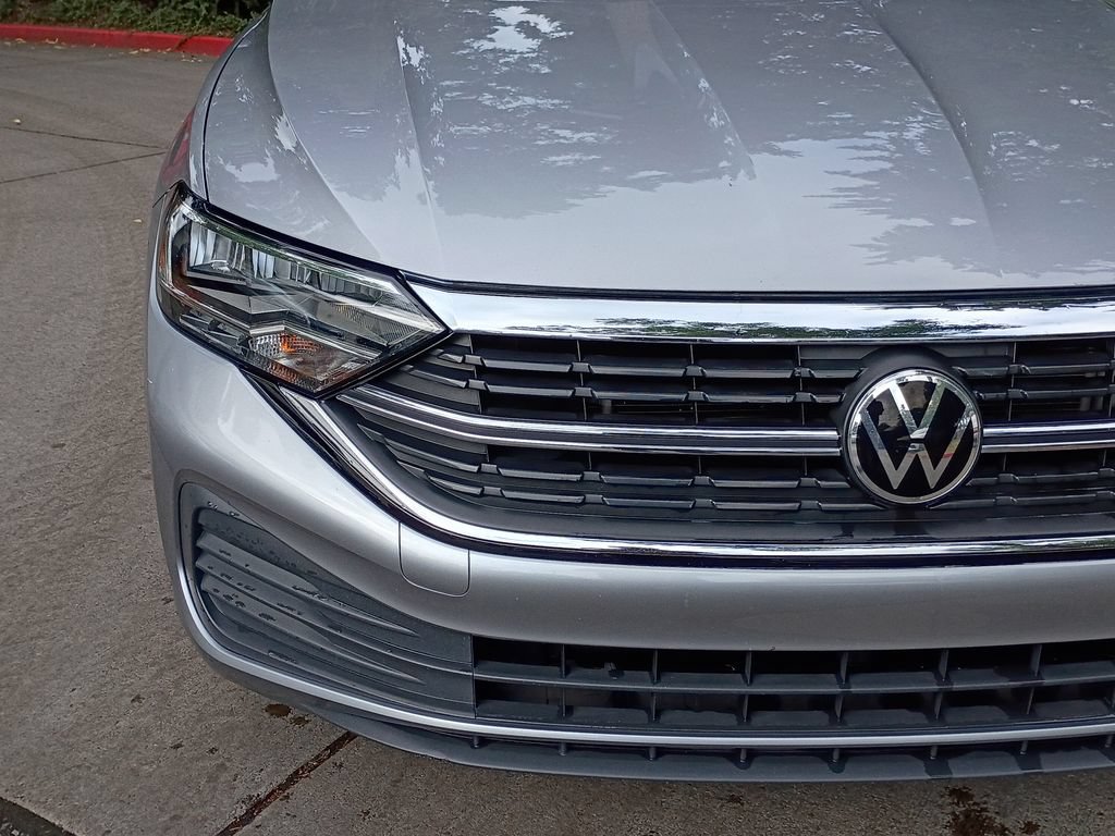 Used 2022 Volkswagen Jetta SE FWD image 11