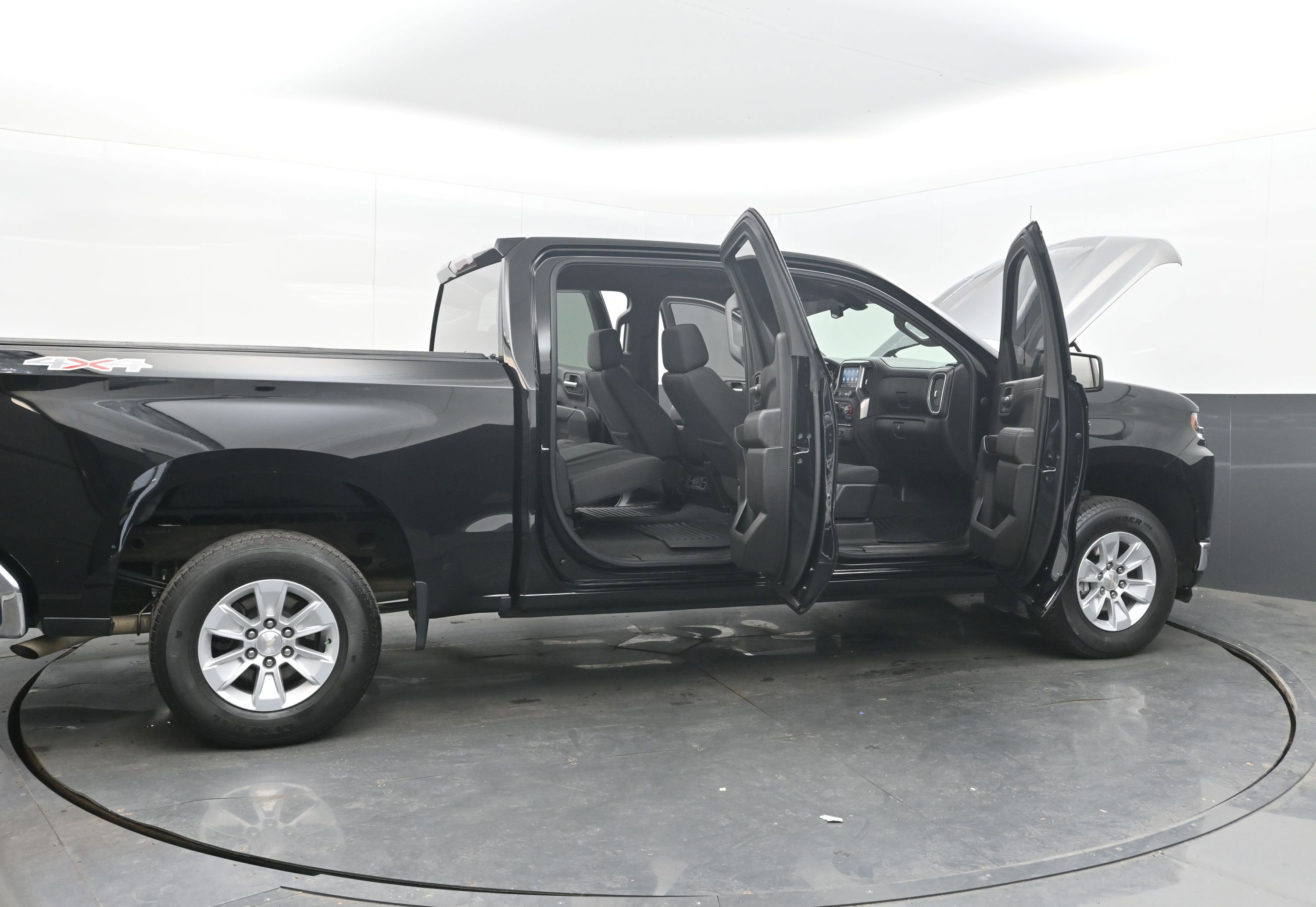 Used 2022 Chevrolet Silverado 1500 LT AWD/4WD image 43