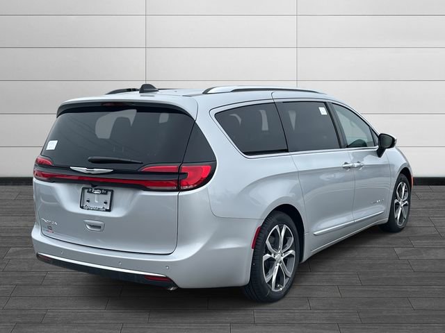 New 2026 Chrysler Pacifica Pinnacle FWD image 3