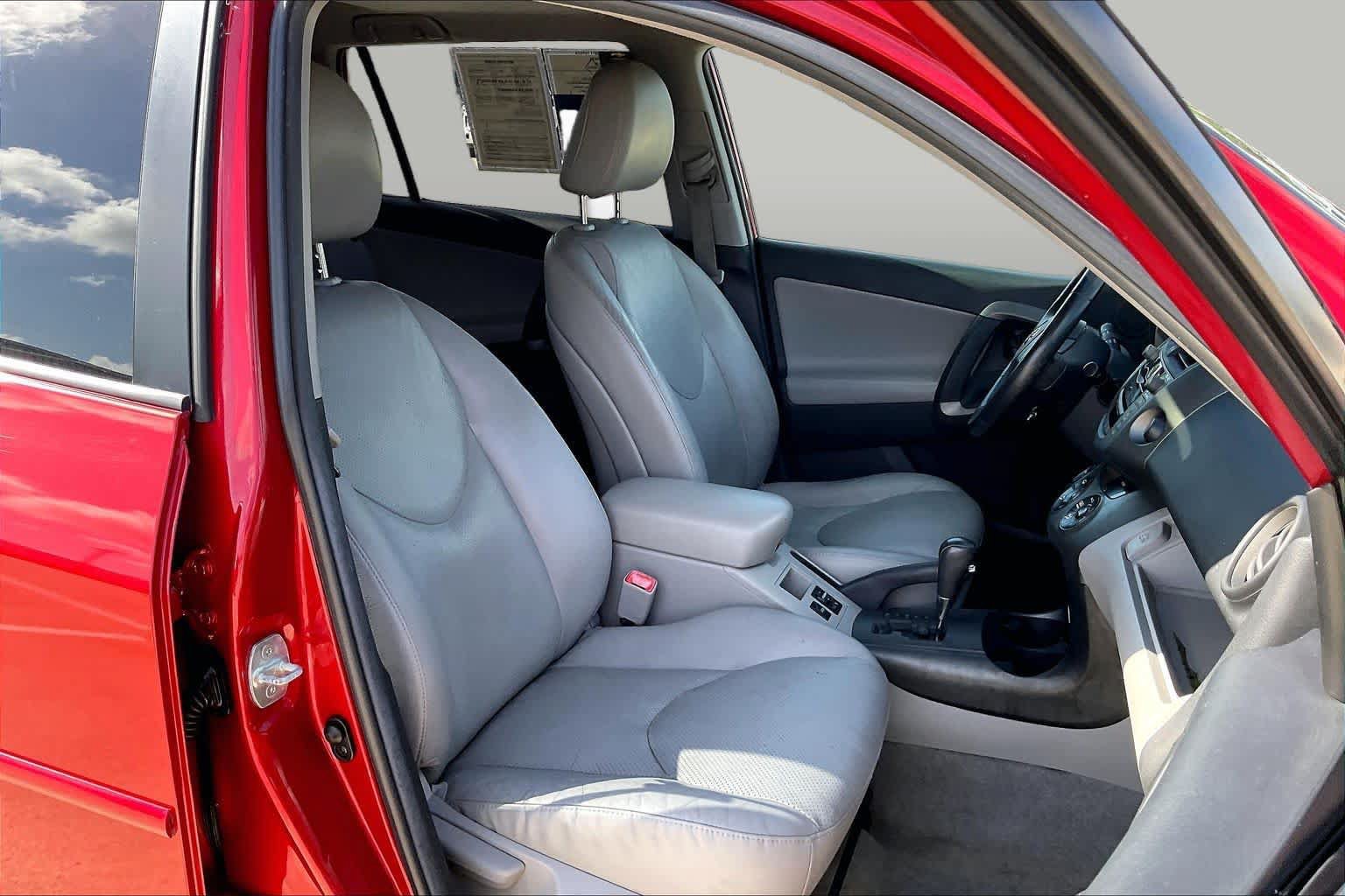 Used 2011 Toyota RAV4 Limited w/ Limited Extra Value Pkg FWD image 8