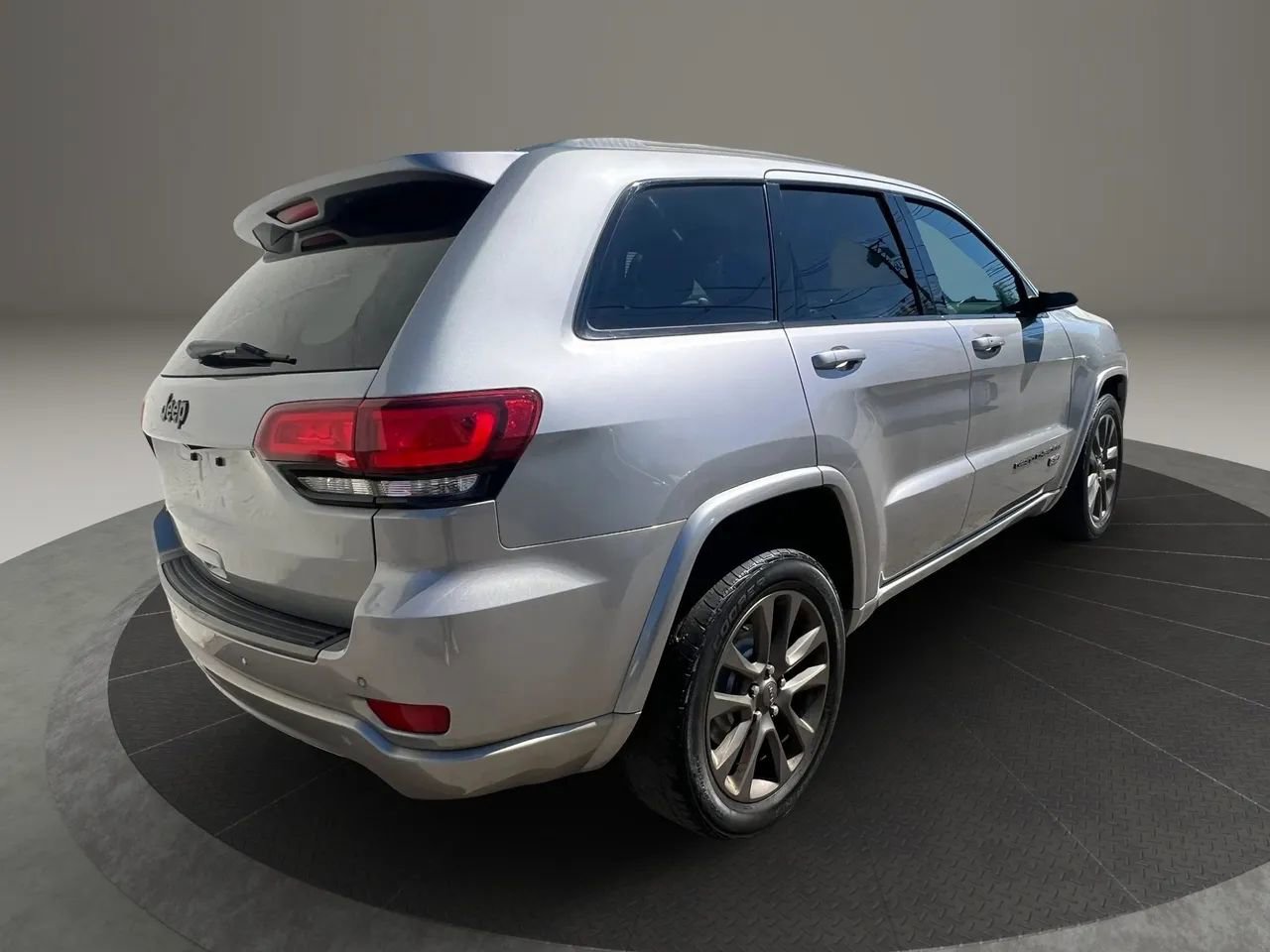 Used 2016 Jeep Grand Cherokee Limited 75th Anniversary AWD/4WD image 7