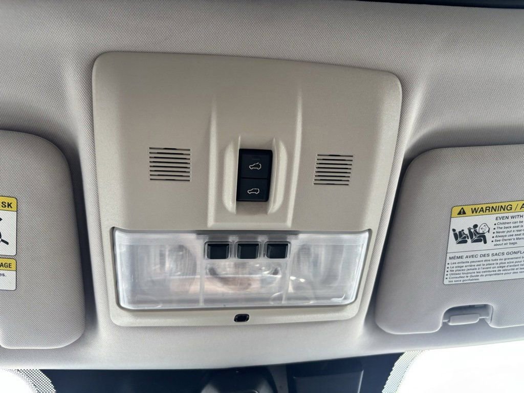 Used 2015 Land Rover LR4 HSE LUX image 24