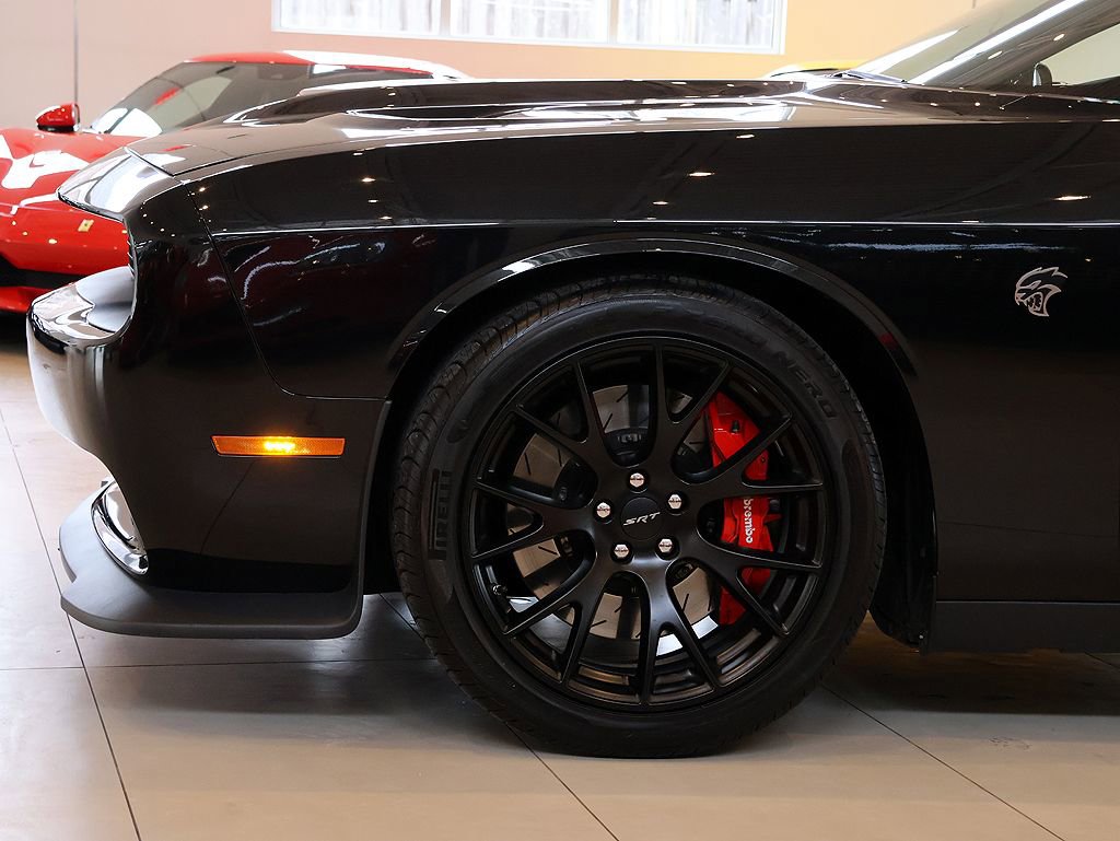 Used 2015 Dodge Challenger SRT Hellcat image 32