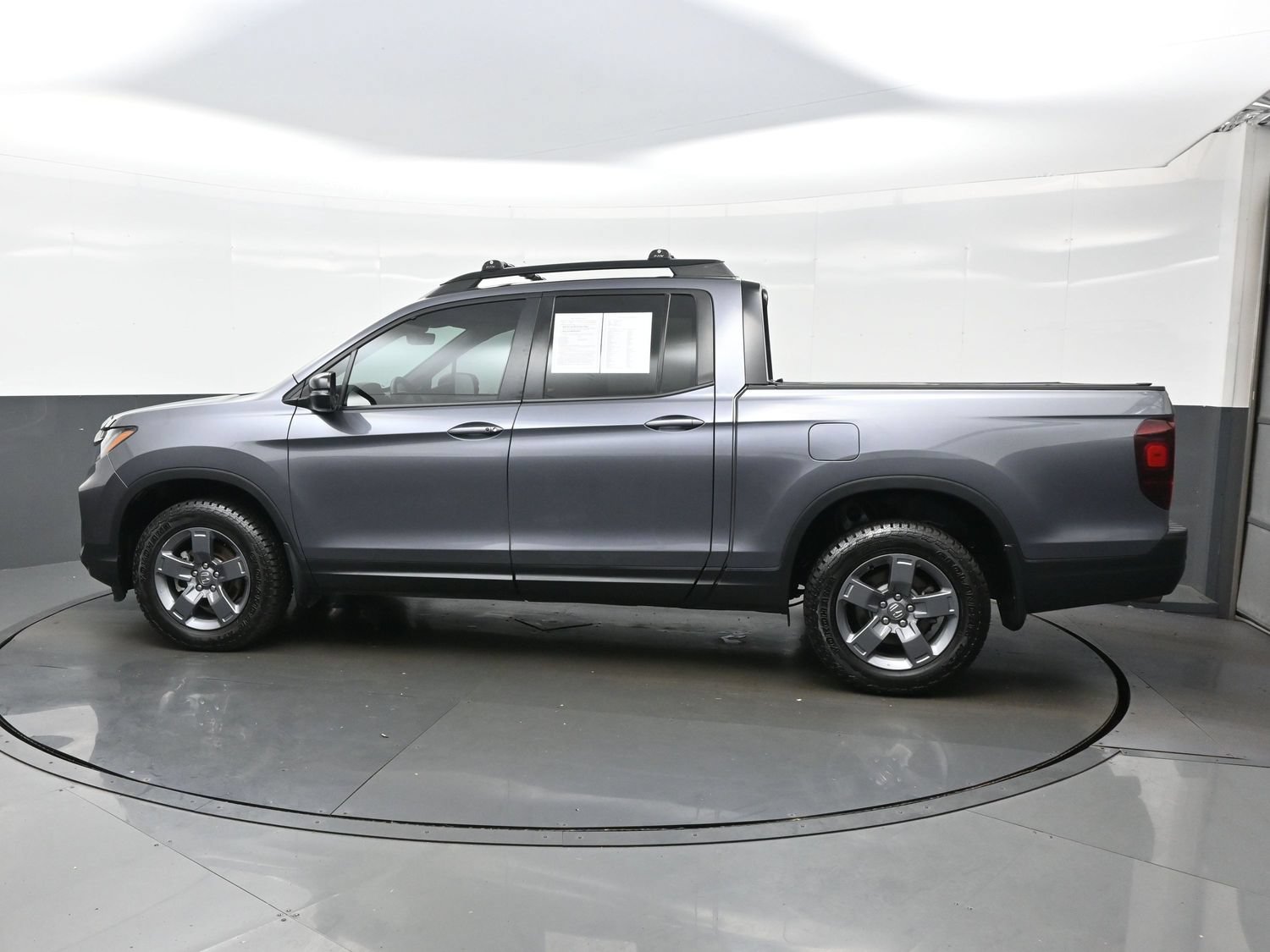 Used 2025 Honda Ridgeline TrailSport image 3