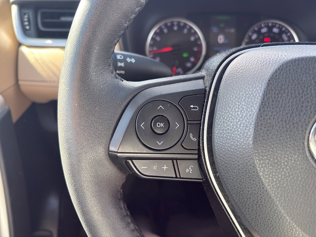 Used 2022 Toyota RAV4 XLE image 19