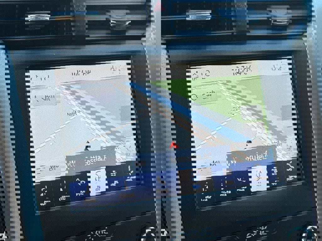 Used 2020 Ford Fusion SE FWD image 20