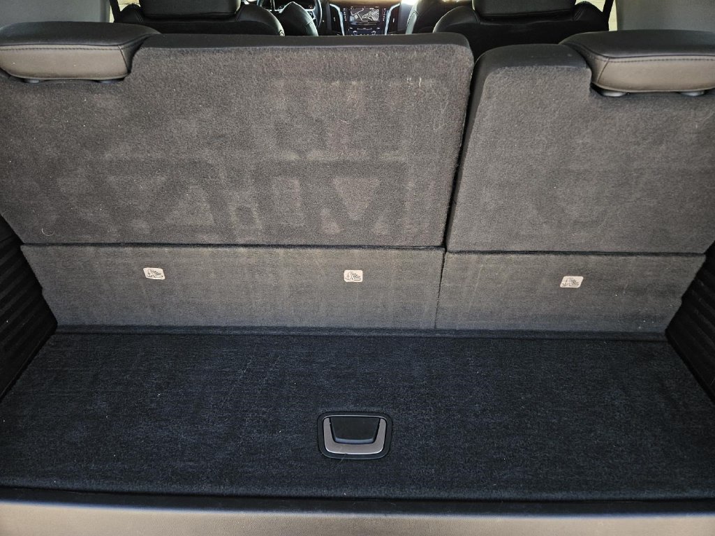 Used 2020 Cadillac Escalade Luxury RWD image 32