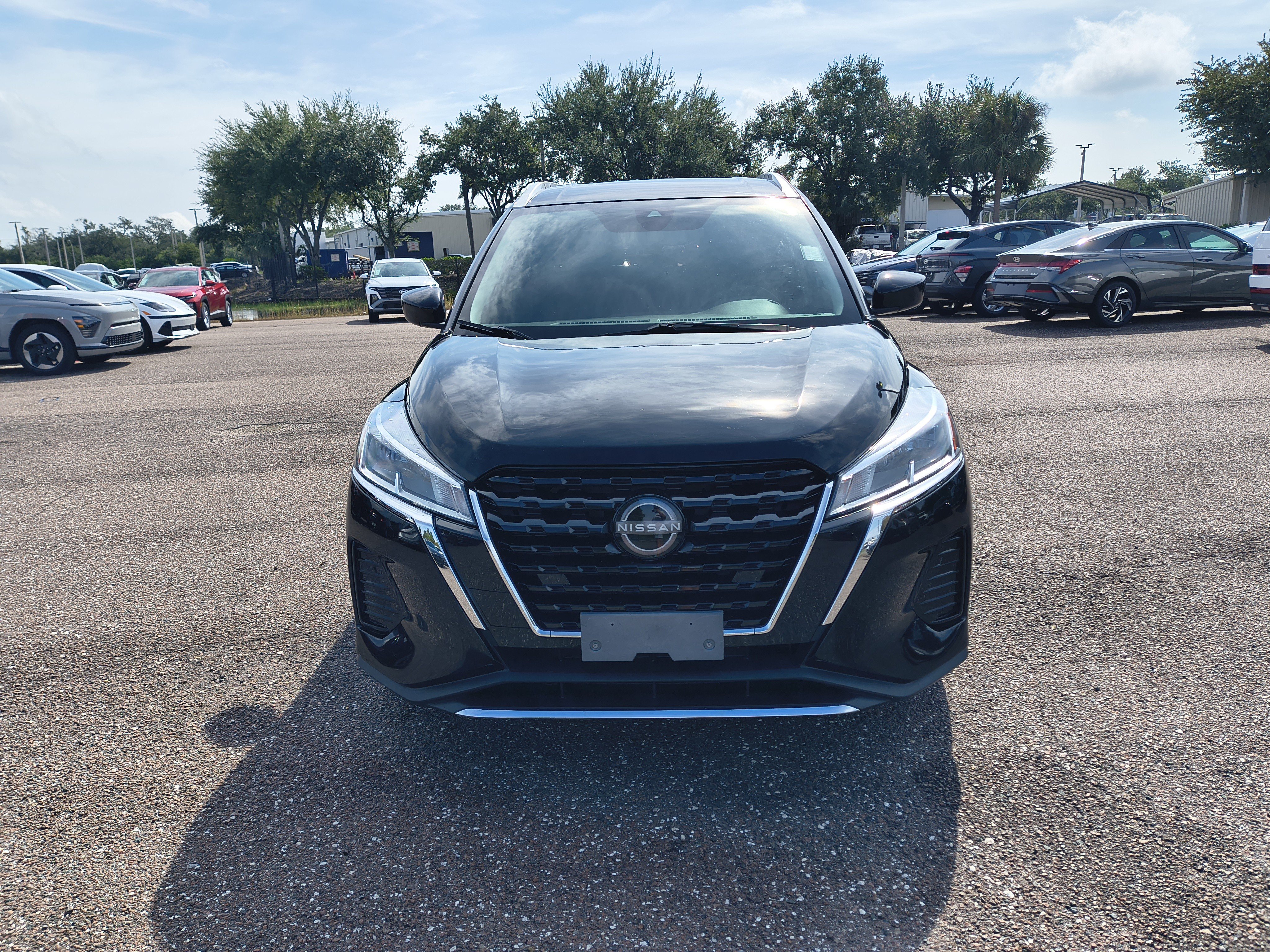 Certified 2023 Nissan Kicks SV FWD image 2