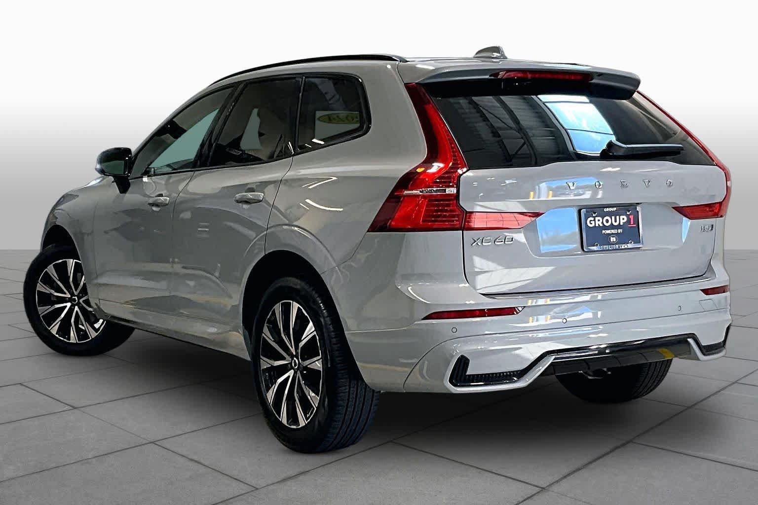 Used 2024 Volvo XC60 B5 Core w/ Climate Package AWD/4WD image 12