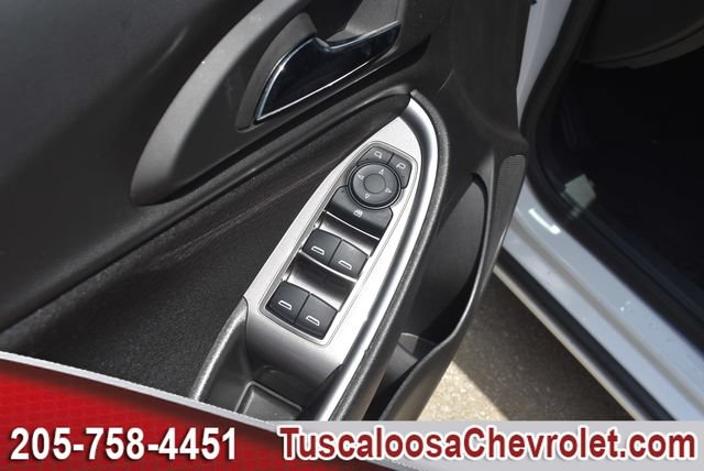 Used 2025 Chevrolet Malibu RS FWD image 17