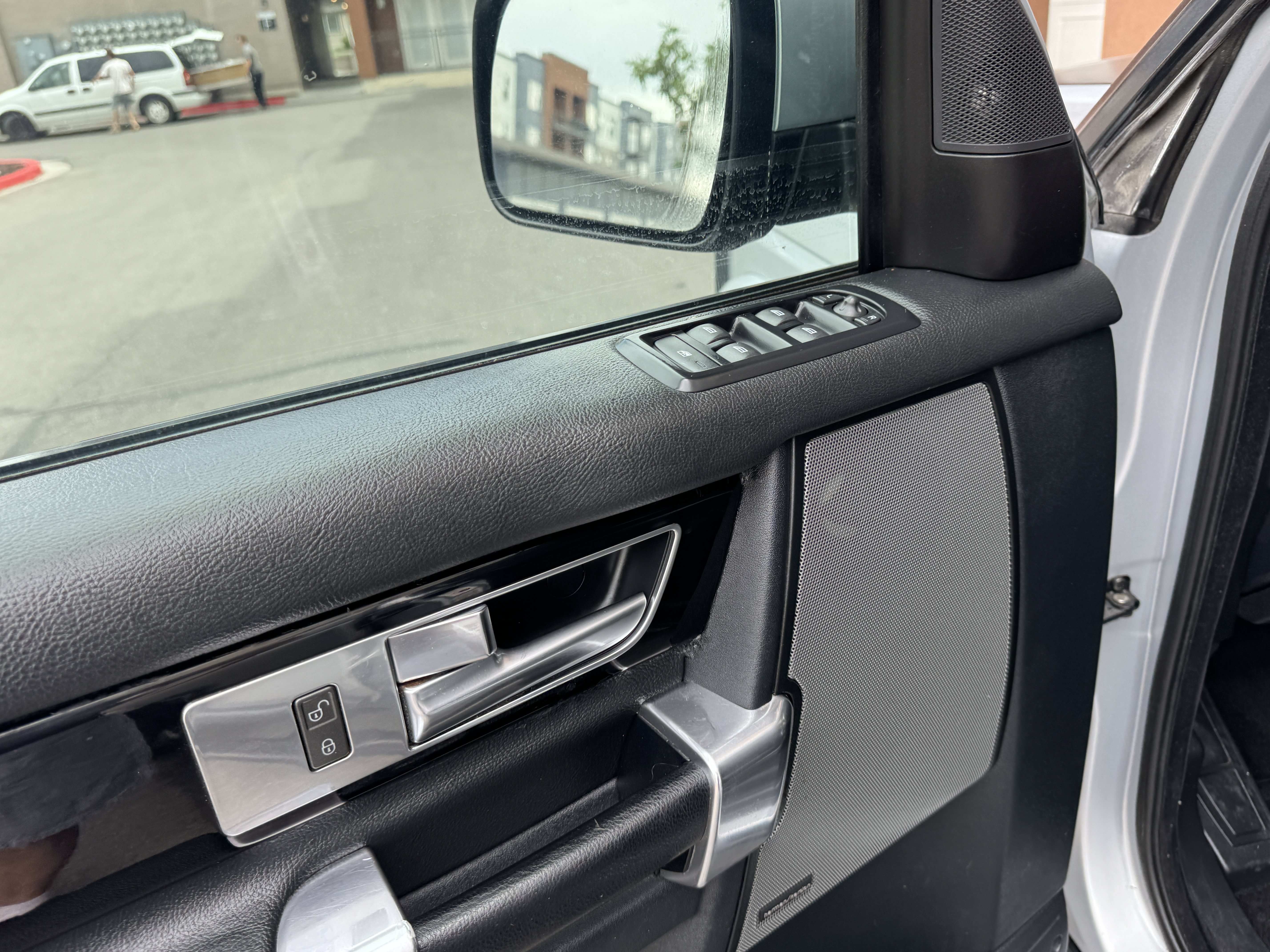 Used 2013 Land Rover LR4 AWD/4WD image 18