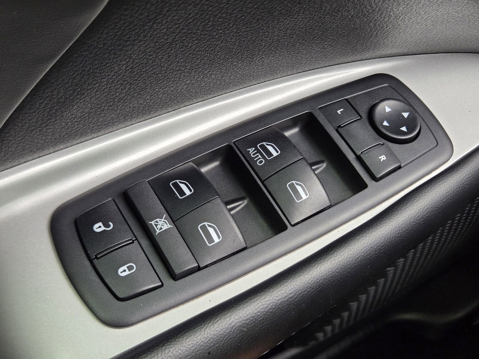 Used 2019 Dodge Journey SE w/ Connectivity Group image 28