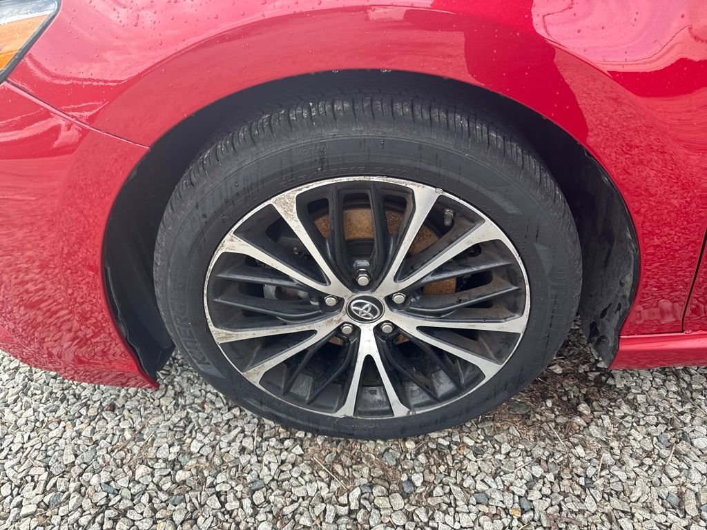 Used 2019 Toyota Camry SE image 6