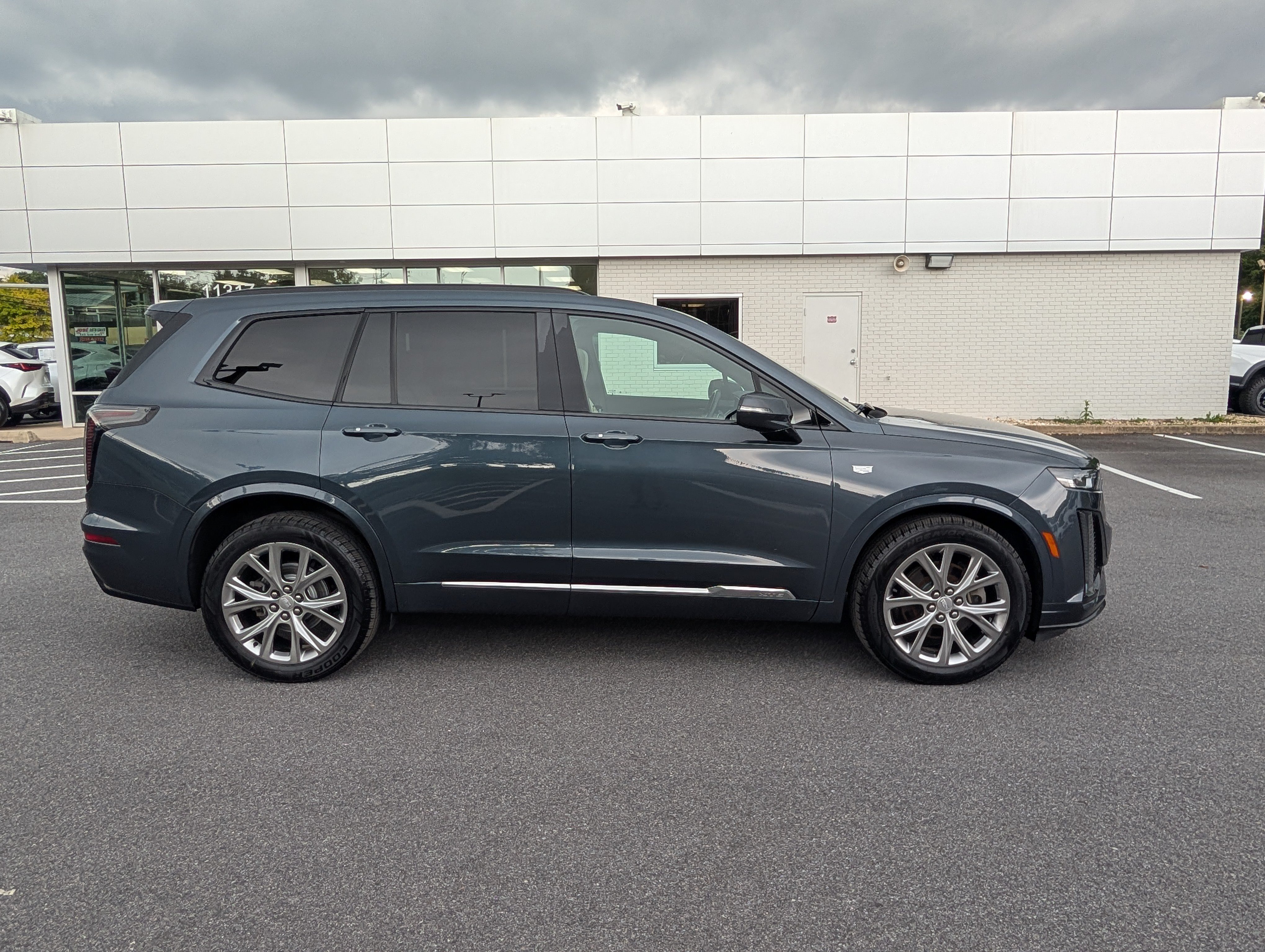 Used 2020 Cadillac XT6 Sport AWD/4WD image 2