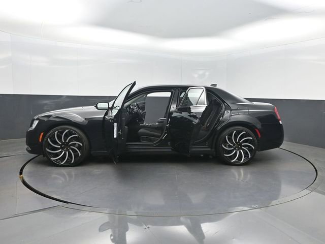Used 2023 Chrysler 300 Touring image 39