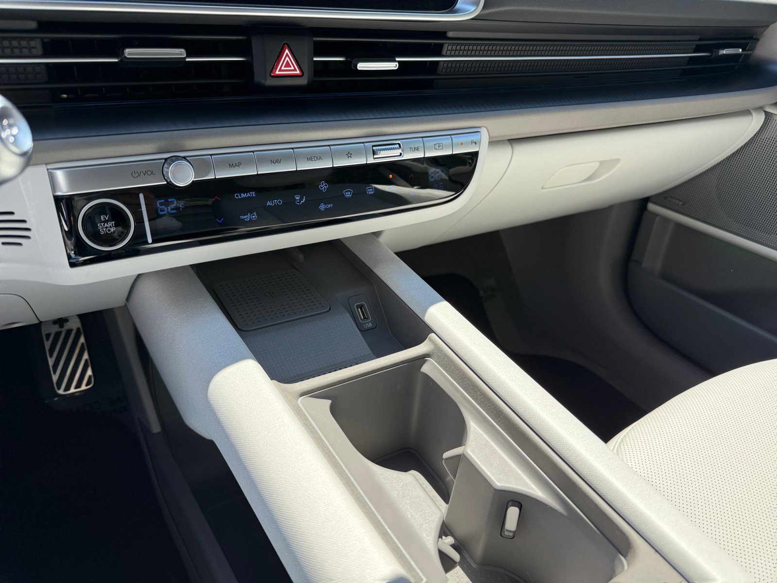 Certified 2023 Hyundai Ioniq 6 Limited w/ Cargo Package RWD image 13