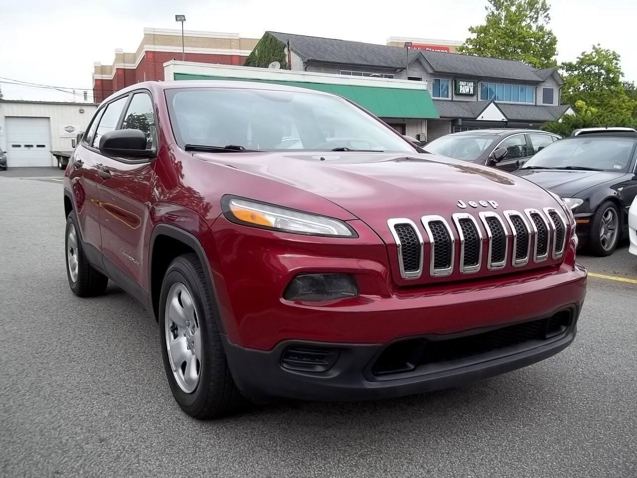Used 2017 Jeep Cherokee Sport AWD/4WD image 5