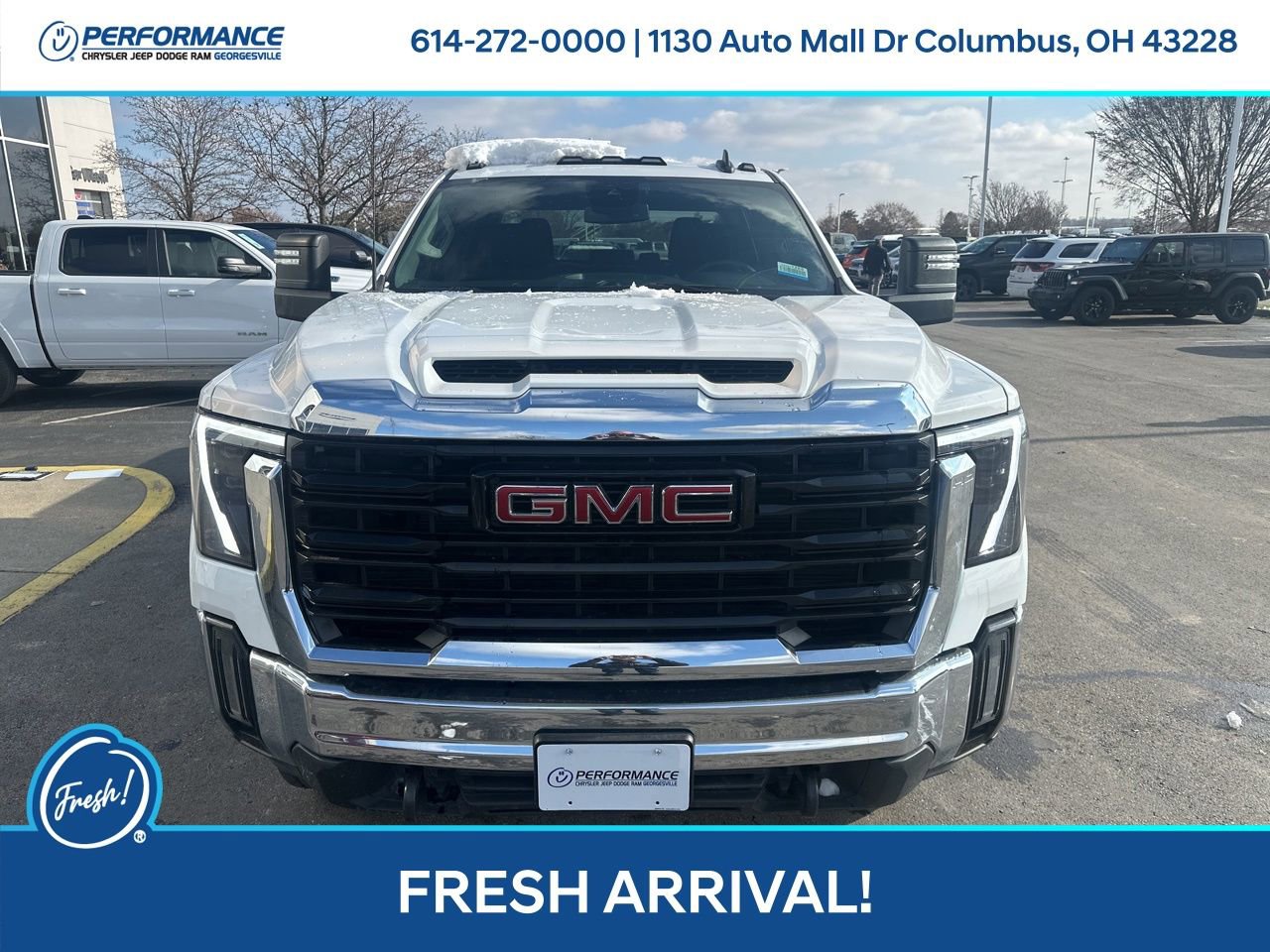 Used 2024 GMC Sierra 2500 Pro w/ Convenience Package image 9