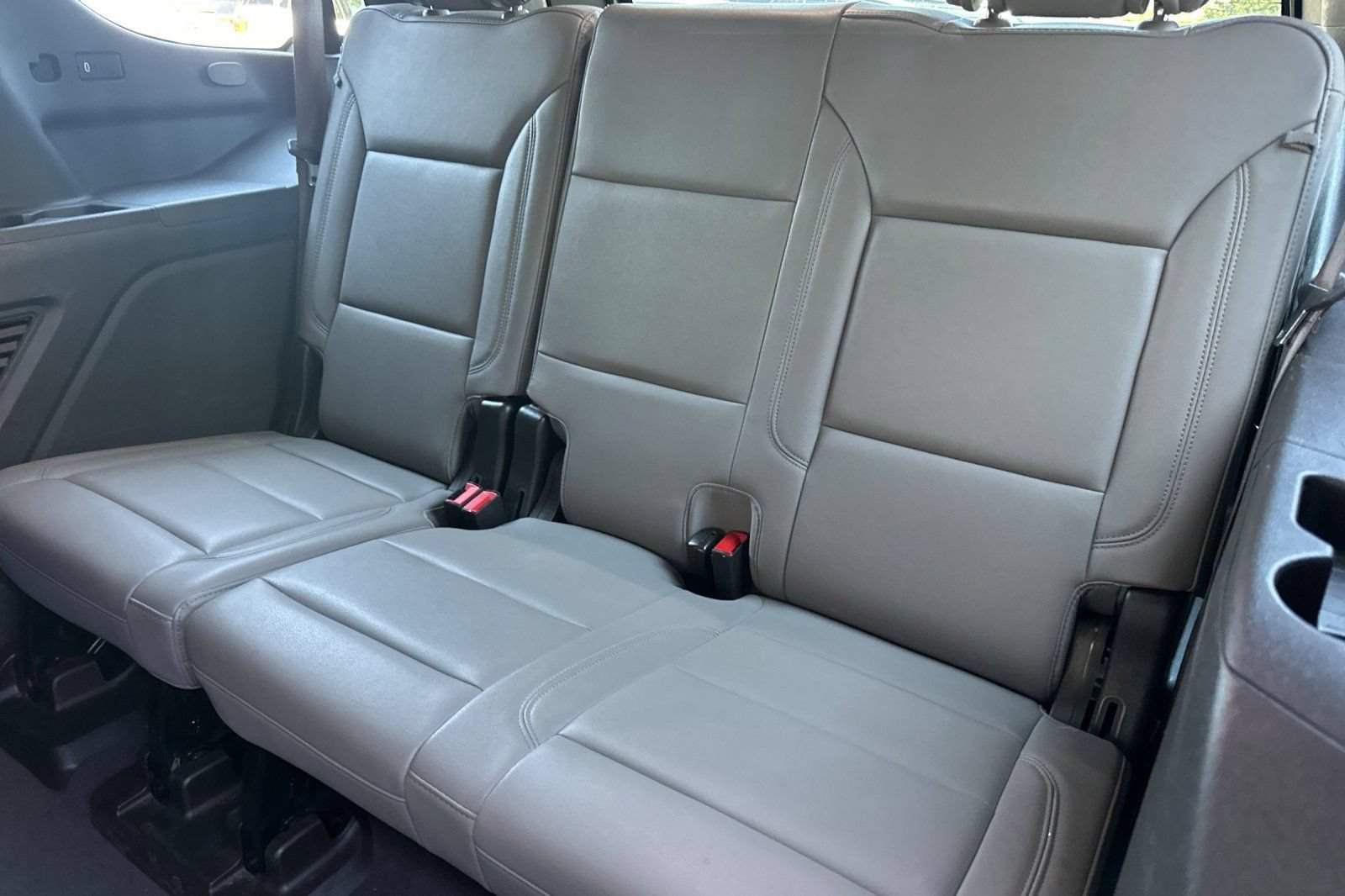Used 2024 Chevrolet Tahoe LT RWD image 17