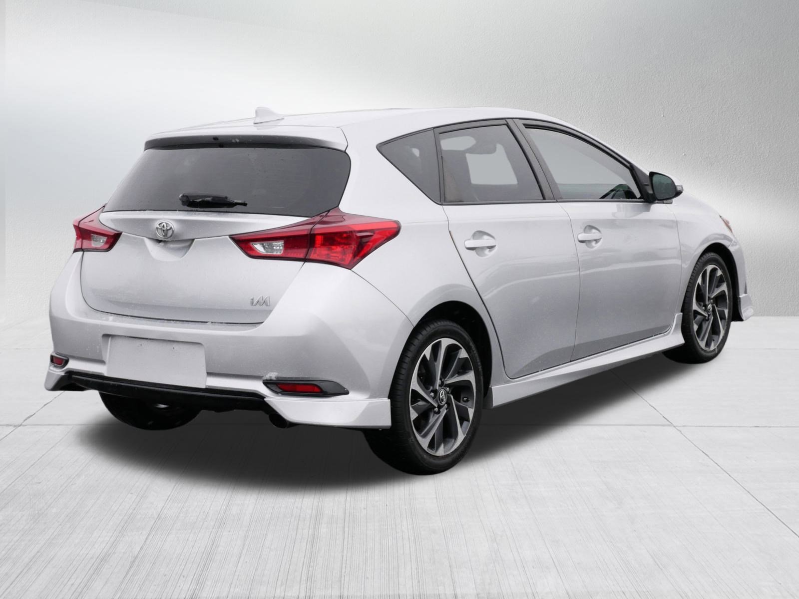 Used 2018 Toyota Corolla iM image 7