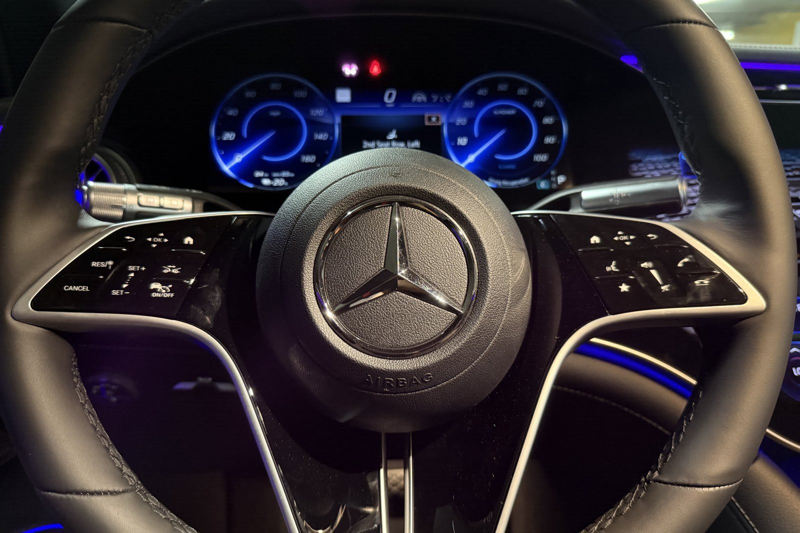 New 2026 Mercedes-Benz EQS 550 4MATIC SUV image 24