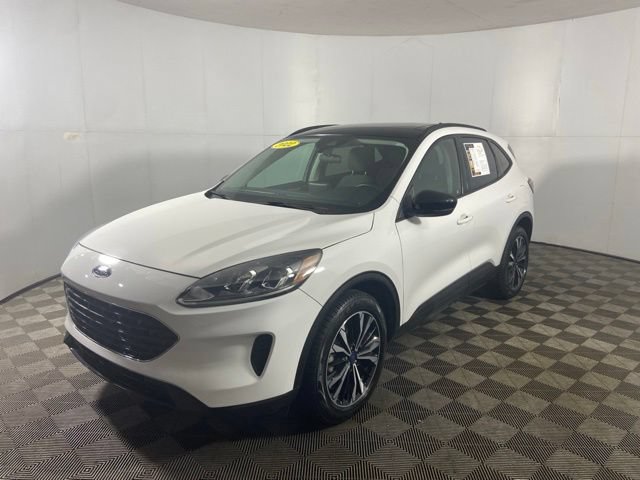 Used 2022 Ford Escape SE w/ SE Sport Appearance Package